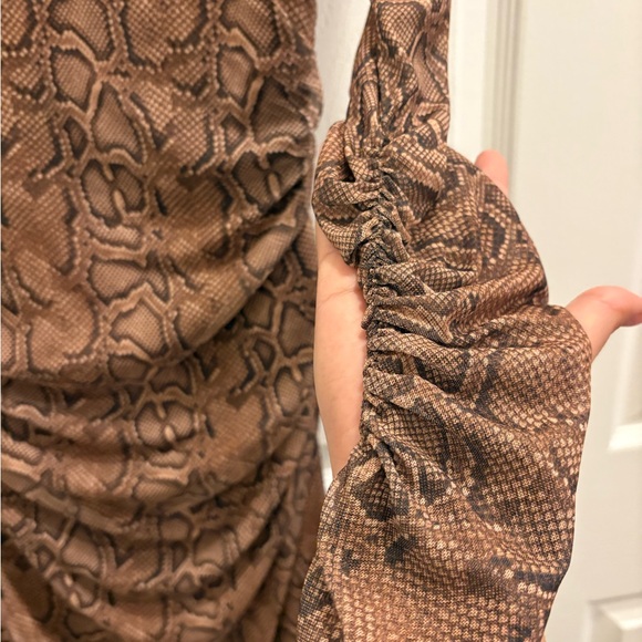Zara Brown Long Sleeve bodycon snake print Dress - Picture 4 of 8